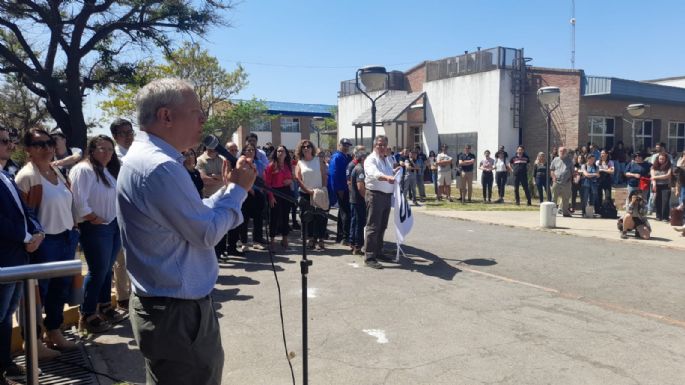 Abrazo simbólico a la UNVM en defensa de la educación pública