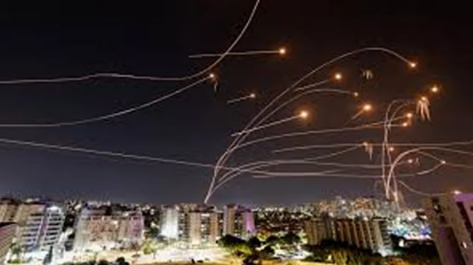 Irán lanzó alrededor de un centenar de misiles a Israel