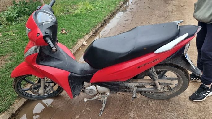 Uno sustrajo una moto y otro quiso ingresar a un complejo