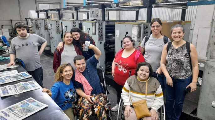 Estudiantes del CEMDI visitaron las instalaciones de elDiario