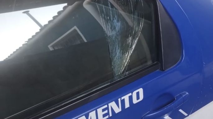 Personal policial utilizó el arma no letal para detener a un violento