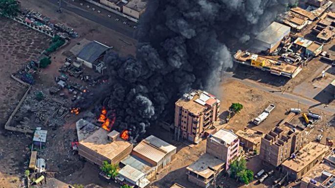 Al menos 31 muertos tras bombardeo aéreo contra una mezquita