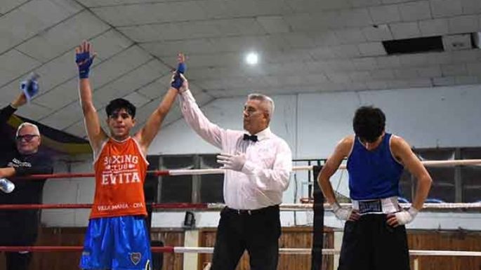 Atractiva velada con  una decena de peleas