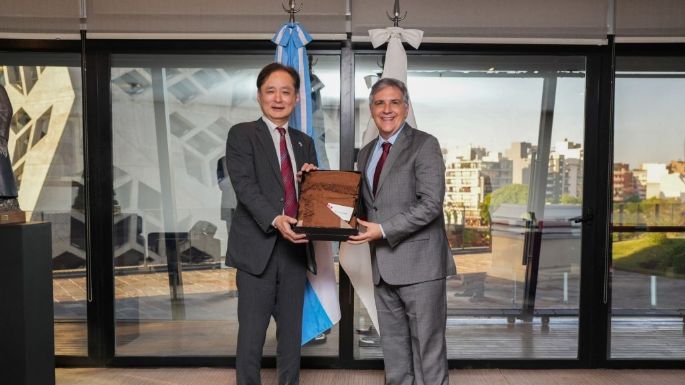 El gobernador Martín Llaryora recibió al embajador de Japón en Argentina