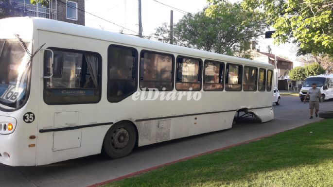 Un colectivo perdió dos ruedas traseras en pleno viaje