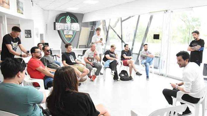 Acompañan a artistas