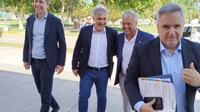 Llaryora repartió ayudas para todo