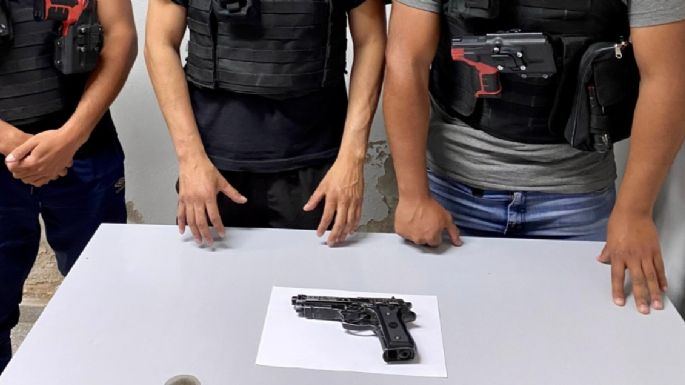 Aprehendieron a dos adolescentes que asaltaron con una réplica de arma de fuego
