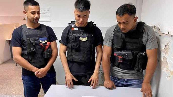 Con una réplica de arma cometieron tres asaltos