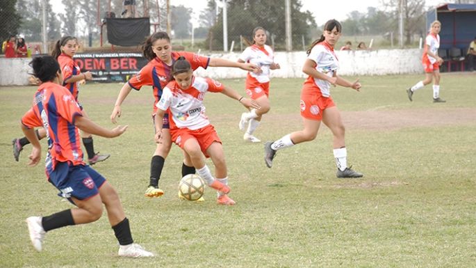 Alem y Universitario dividieron