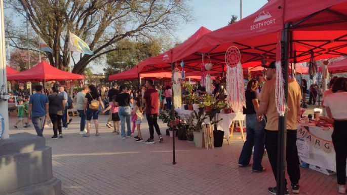 Villa Nueva celebra con música, ferias y food trucks