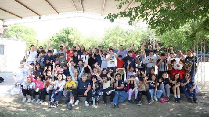 Varios niños en el CAM