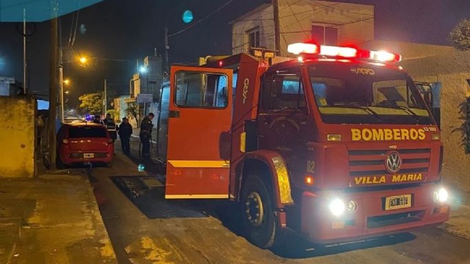 Incendio de un vehículo movilizó a bomberos 