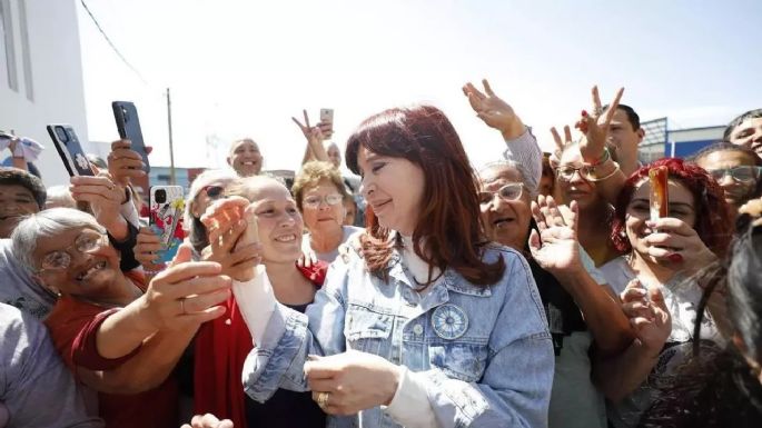 Cristina Kirchner empezó la campaña para el PJ