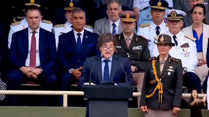 Milei, 8 minutos con la Federal