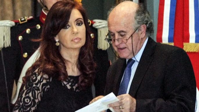 “La quieren proscribir para meterla presa”