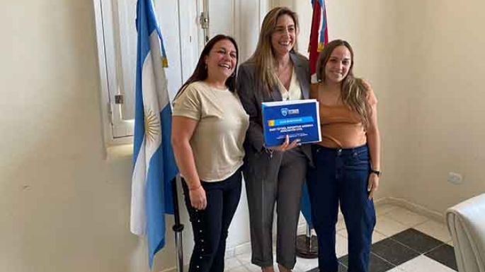 Entregaron aportes a clubes de la ciudad y la región