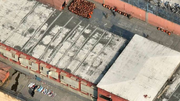 Mueren 15 presos en un ataque armado