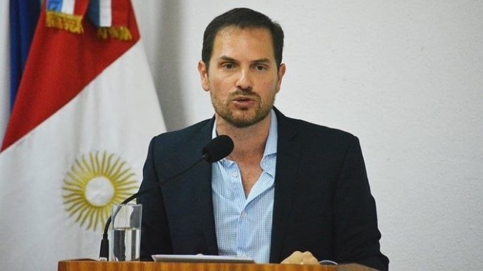 Gill renunció al Ministerio de Cooperativas y Mutuales