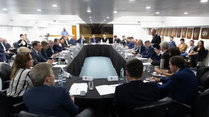 Gobernadores se reunieron para discutir el Presupuesto 2025