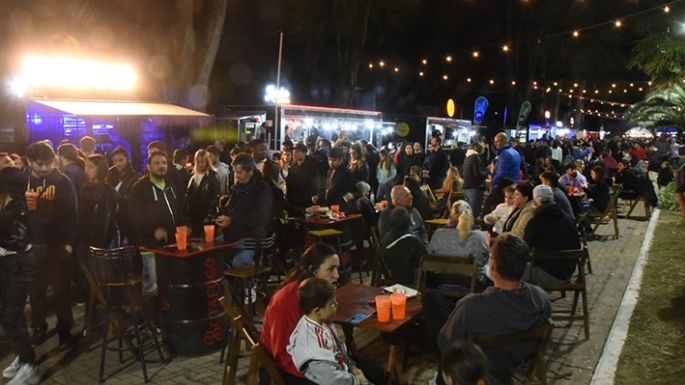 La fiesta cervecera sigue esta noche