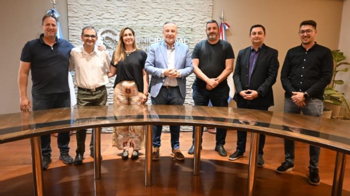 Entregaron aportes a los clubes de básquet Sparta y Unión Central