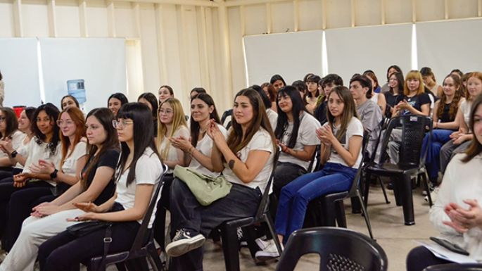 Dan certificados a estudiantes  por prácticas profesionalizantes