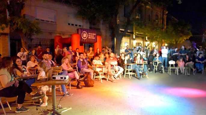 Una noche muy universitaria
