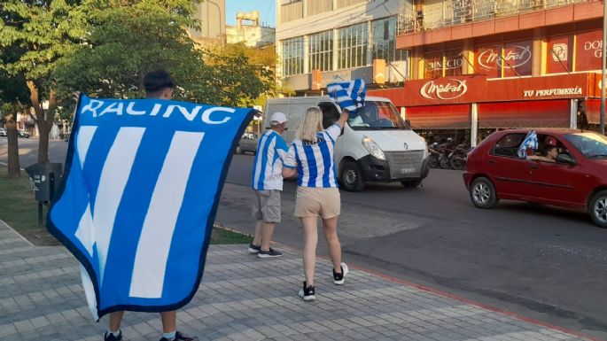 Los festejos de los hinchas de Racing en Villa María