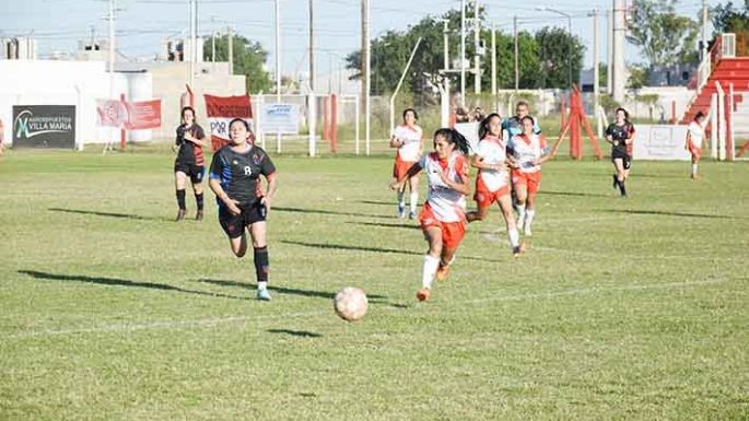 Misma tendencia y repite la final del Apertura: Universitario versus Alumni
