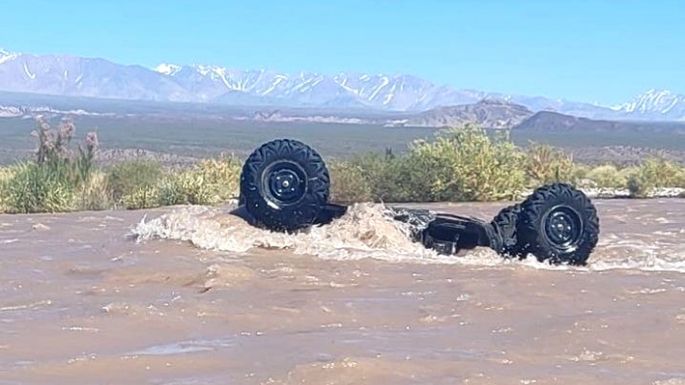 Un riocuartense y su pareja fueron arrastrados por el río