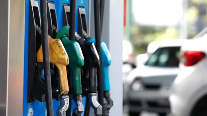 Postergan aumento de combustibles
