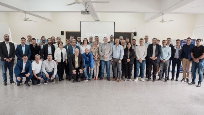 Intendentes de toda la provincia llegaron por el Clúster Lácteo