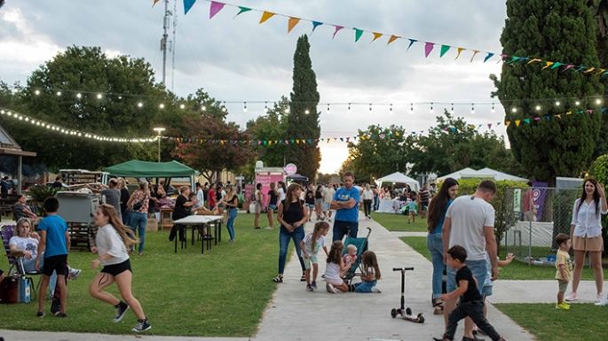 Plaza de música y “Nuestros Sabores”