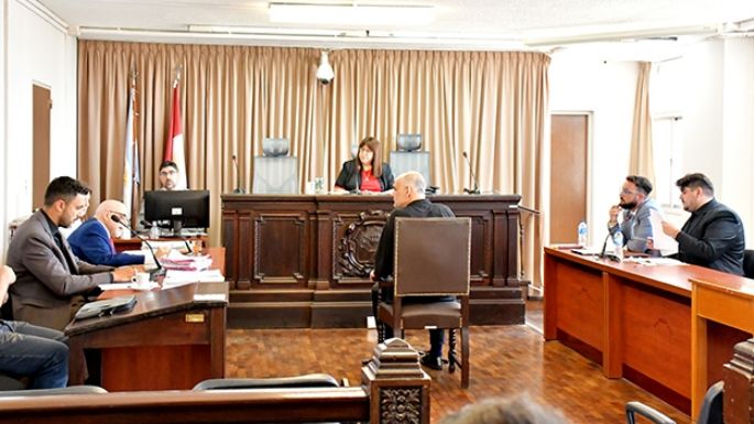 Pedido del fiscal postergó la definición del juicio a López
