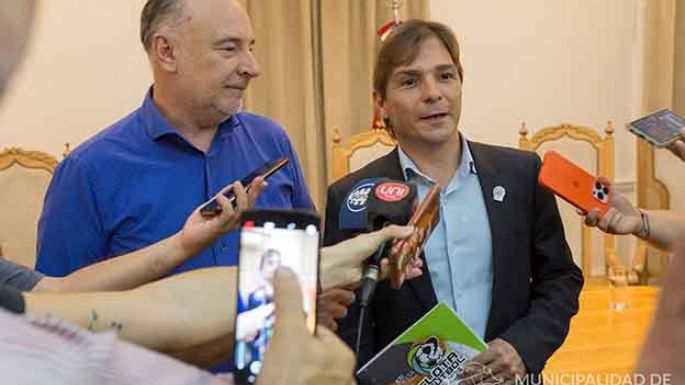 Más de 100 instituciones en el desfile