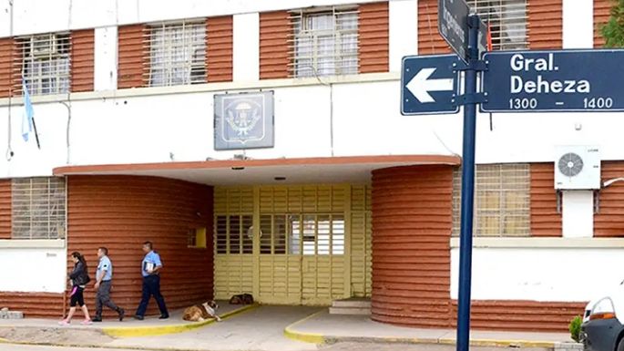 Decomisaron 100 celulares en la cárcel de Villa María