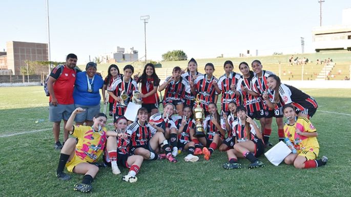La Copa viajó para Villa Nueva con las Leonas