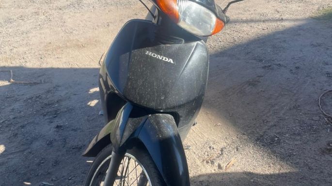 Iba a bordo de una motocicleta robada y fue arrestado