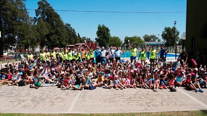Todos a la pileta comunitaria