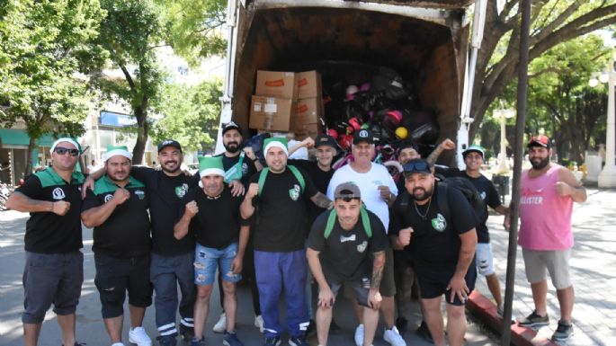 Trabajadores de SURRBAC entregaron juguetes por los barrios