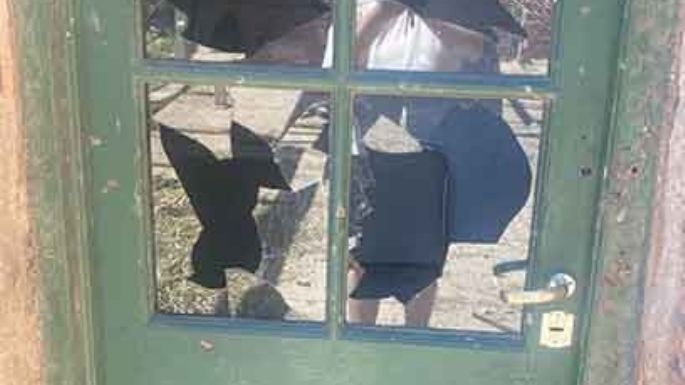 Vandalizaron la antigua casona ferroviaria donde funciona el Teatro “Lxs Herejes”
