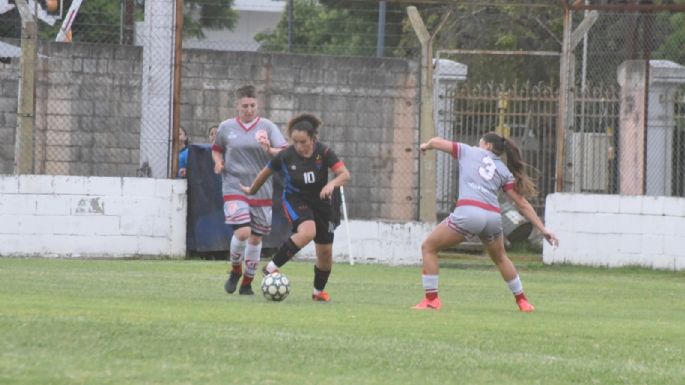 Alumni y Universitario empataron en la primera definición