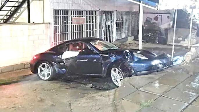 Salieron a probar un auto de alta gama, pero lo chocaron