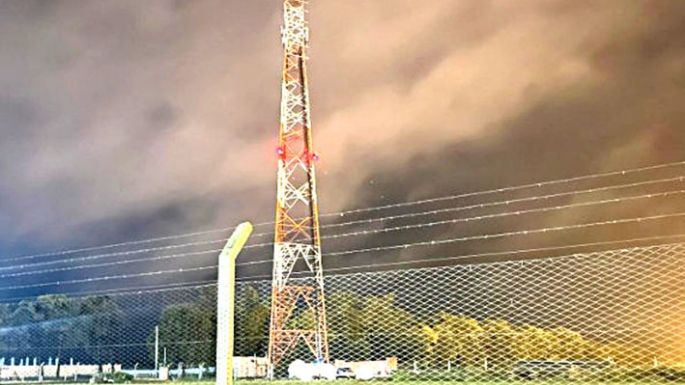 Un joven se arrojó al vacío desde una antena
