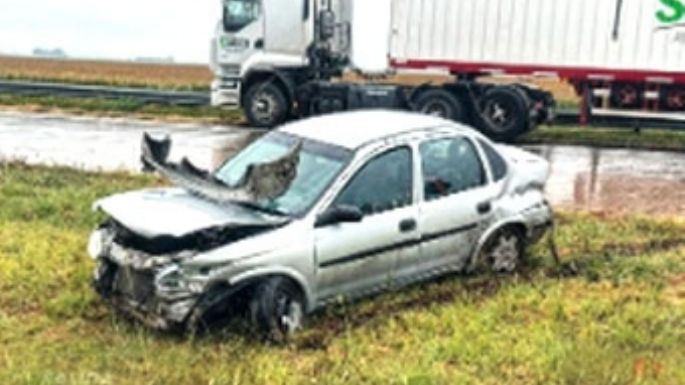 Colisión de camiones a la madrugada, accidente en la autopista a la mañana y mujer herida a la tarde