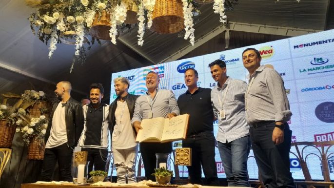 Comenzó la segunda noche del Festival de Peñas 2024