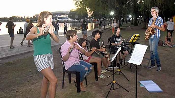 Una clase en banda