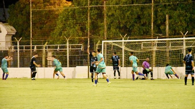 Española resistió y sumó en un partido de “altas temperaturas”