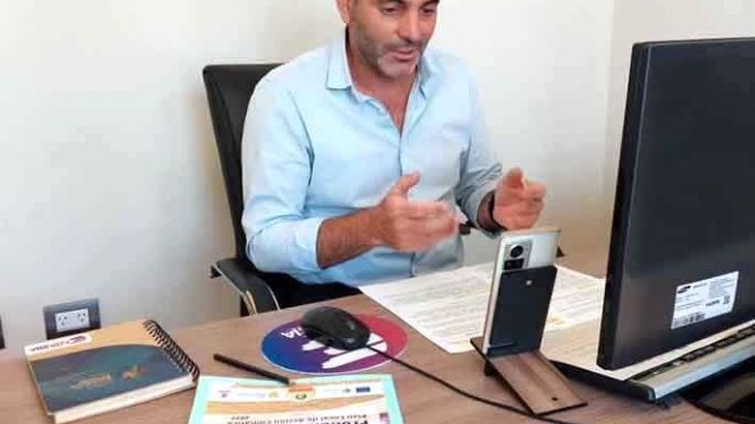 Andrés disertó sobre Ambiente